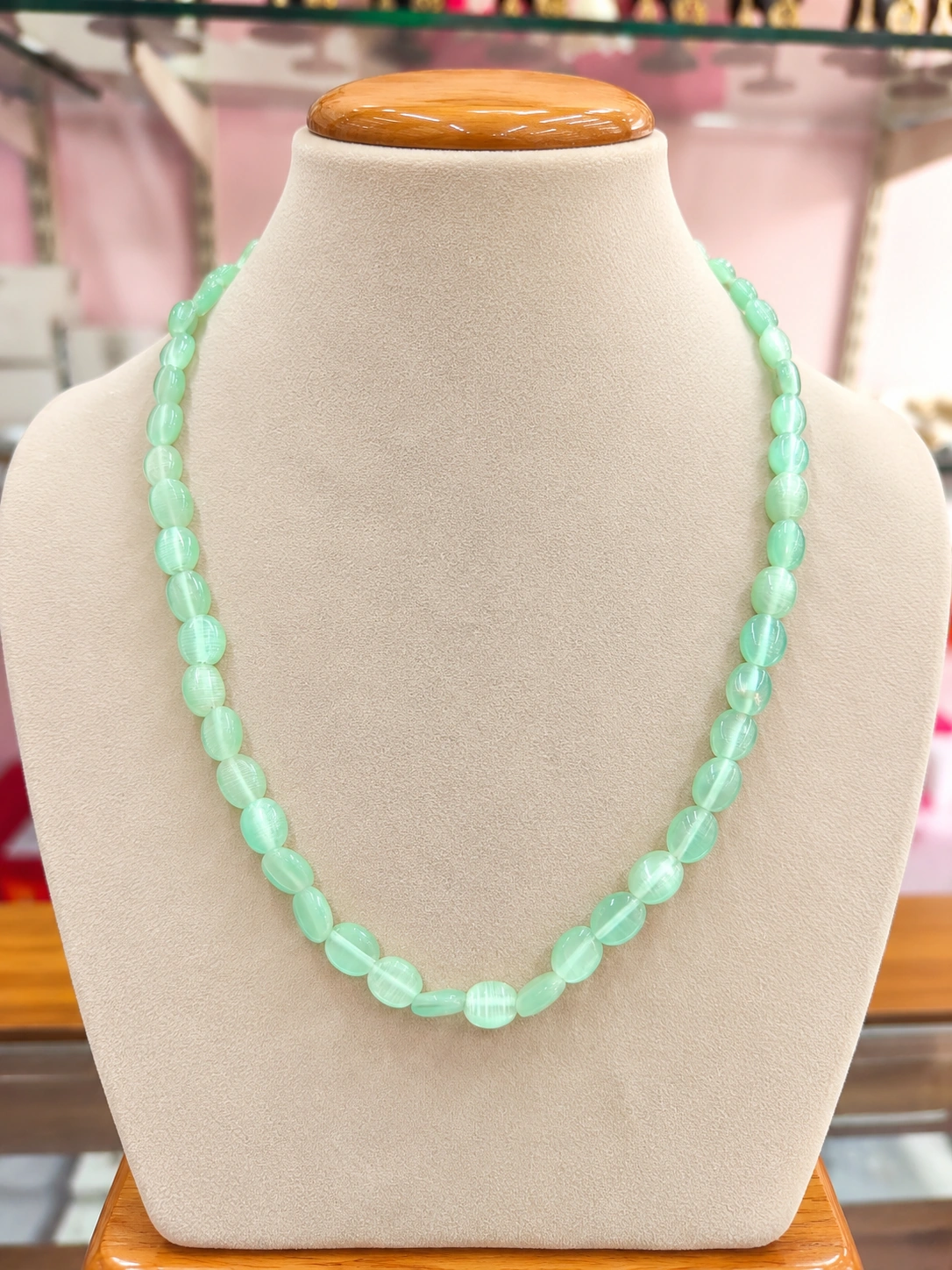 mint-green-cat-eye-beaded-necklace Mint Green Oval Shaped Beaded Chain - Image 1